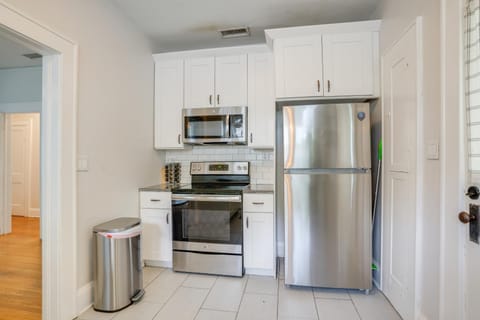 Home with Private Yard Less Than 2 Mi to Hollis Garden! House in Lakeland