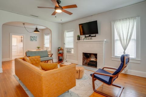 Home with Private Yard Less Than 2 Mi to Hollis Garden! House in Lakeland