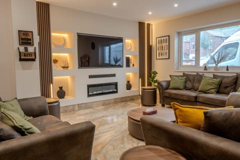 Communal lounge/ TV room, TV and multimedia, Living room, Seating area