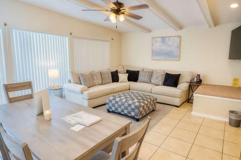 Bay View Great Deck Pool 2 levels & 3 bedr condo Apartment in South Padre Island