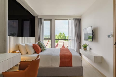 Bed, TV and multimedia, Bedroom
