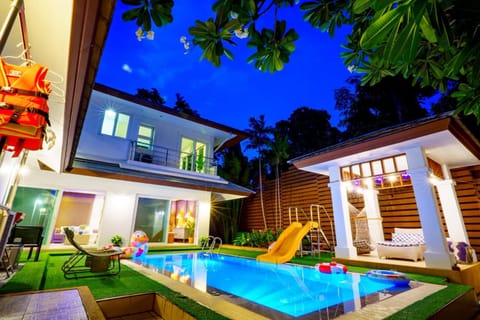 Property building, Swimming pool