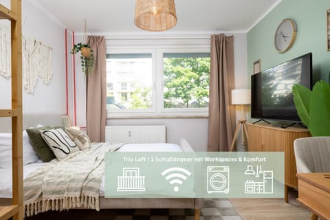 Bed, TV and multimedia, Photo of the whole room, Bedroom