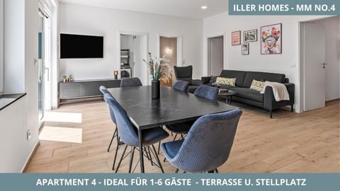 TV and multimedia, Living room, Seating area, Dining area