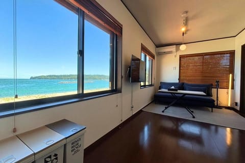 Natural landscape, TV and multimedia, Living room, Beach, Sea view