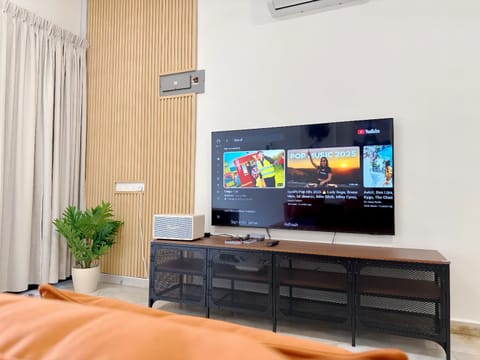 TV and multimedia, Living room, On site, air conditioner