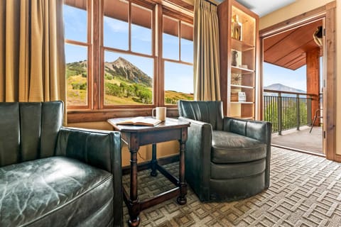 Seating area, Mountain view