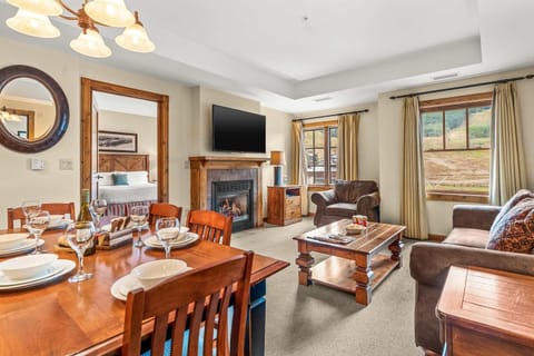 TV and multimedia, Living room, Dining area