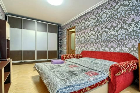 Bed, Photo of the whole room, wardrobe