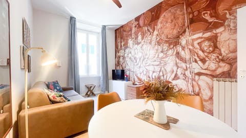 TV and multimedia, Living room, Seating area