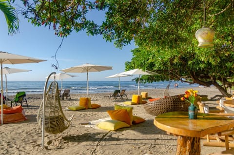Restaurant/places to eat, Beach, Sea view, Area and facilities