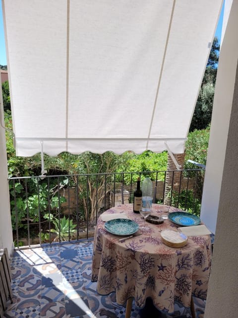 Day, Garden, Dining area