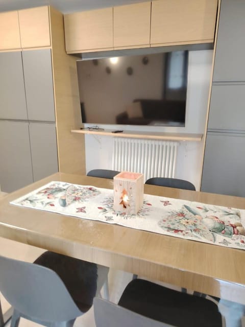 TV and multimedia, Dining area