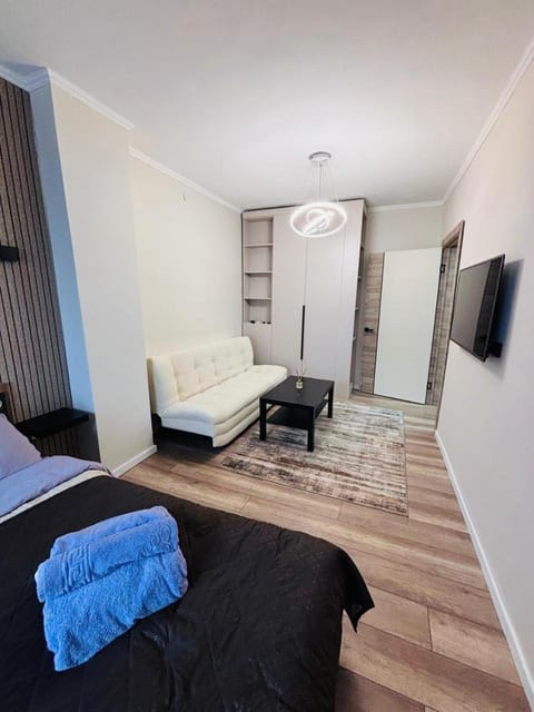 TV and multimedia, Photo of the whole room, Bedroom, towels, wardrobe