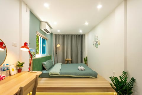 Bed, Photo of the whole room, Bedroom, air conditioner