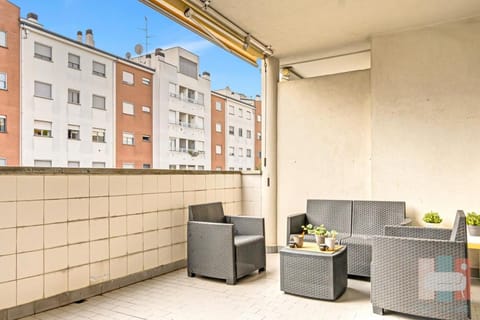 PE19 - Bright & Modern Apartment with Park View - Apartment in Milan