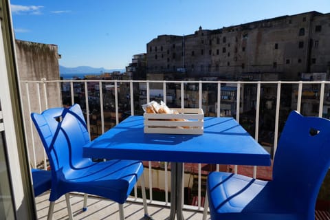 Patio, Natural landscape, View (from property/room), Balcony/Terrace, Food and drinks, Dining area, Food, Mountain view