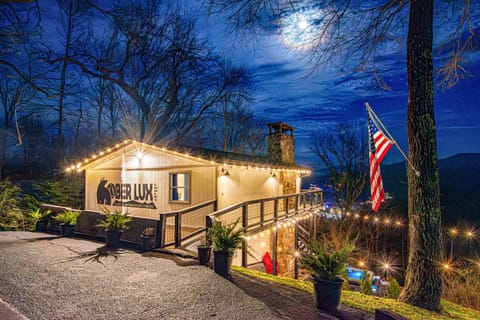 Ober Lux Chalet Chalet in Chalet Village