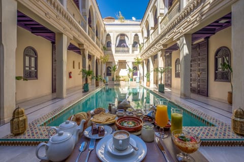 Patio, Day, Coffee/tea facilities, Food and drinks, Dining area, Food, Pool view, Swimming pool, Breakfast, Continental breakfast, Lunch, Dinner, Drinks