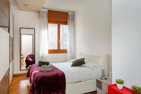 Bed, Photo of the whole room, Bedroom, pet friendly, pet friendly, towels, wardrobe