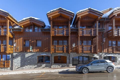 Property building, Day, Neighbourhood