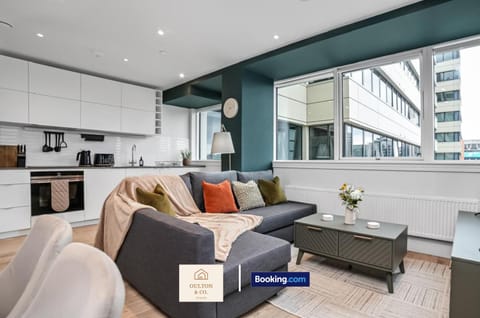 TV and multimedia, Kitchen or kitchenette, Living room, Seating area