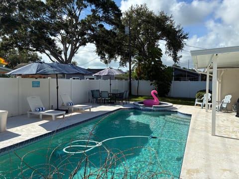 Day, Pool view, Swimming pool, sunbed