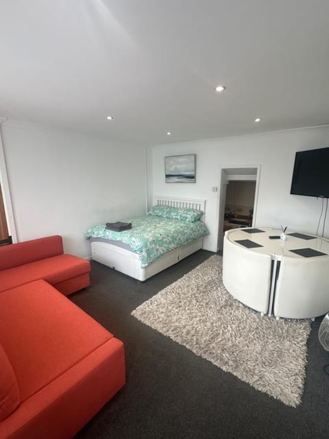 Pembs Studio Apartment Apartment in Wales