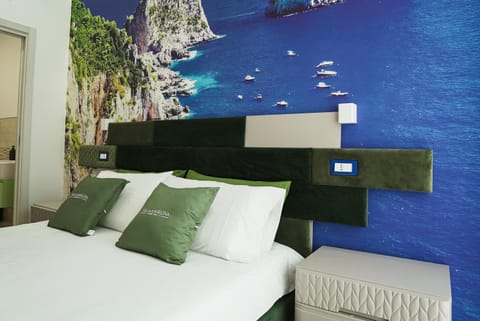 TV and multimedia, Photo of the whole room, Bedroom