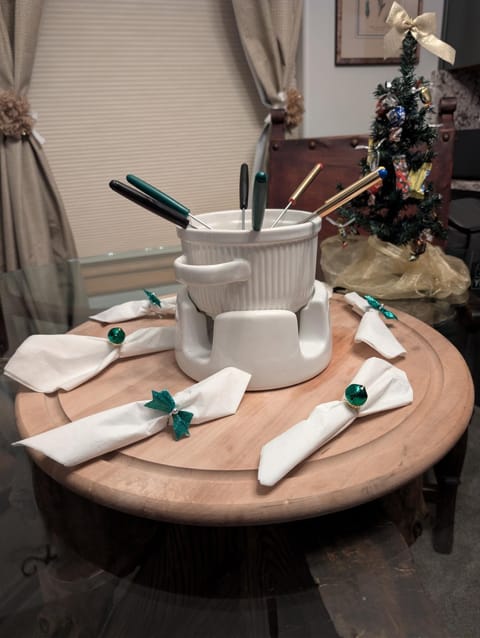 Peaceful Sunny Ski Out Ski In Condo, Parking, Pets Apartment in Telluride