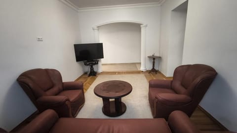 Communal lounge/ TV room, Seating area