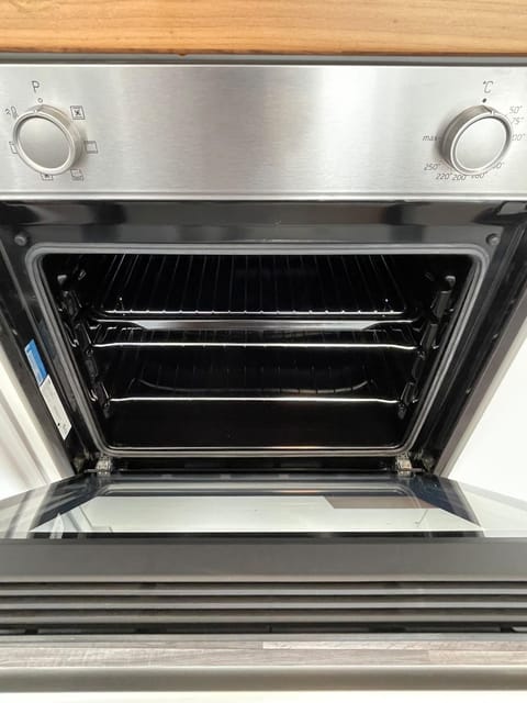 Kitchen or kitchenette, oven