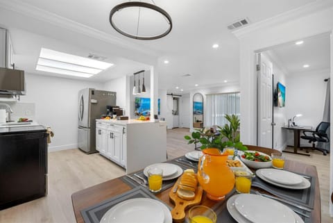 Home with Pickleball Court Private Gym Big Backyard House in Valrico