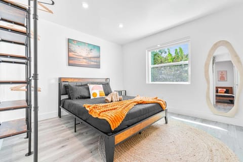 Modern Miami Home minutes to Wynwood & Downtown Apartment in Miami