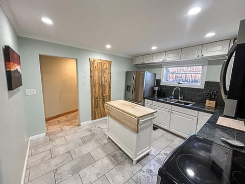 Kitchen or kitchenette, oven, stove