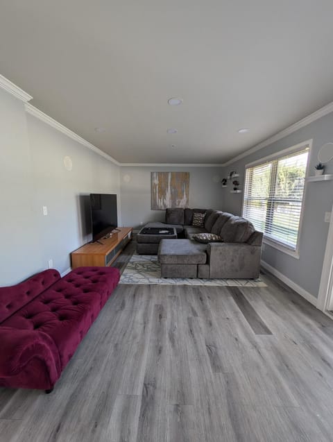 Communal lounge/ TV room, Living room, Photo of the whole room