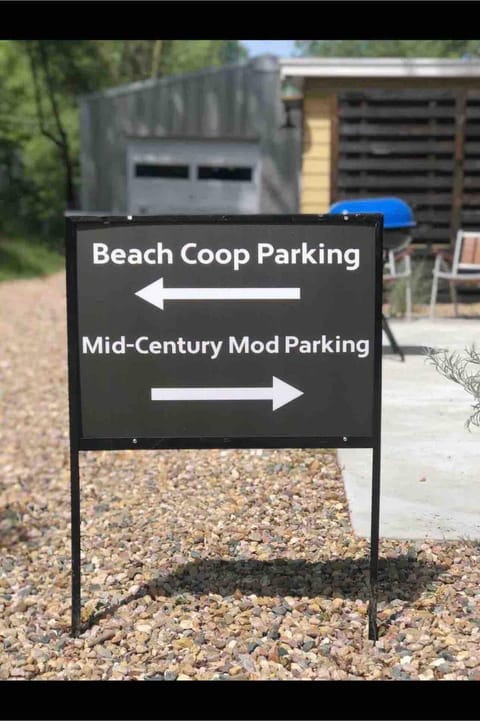 Cottage Apartment by Lake MI w private Hot Tub! Apartment in Sawyer