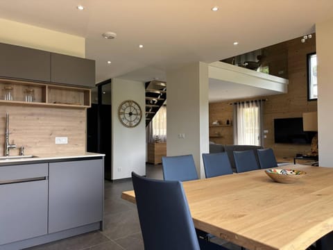 Maison moderne à Villard-de-Lans avec 8 couchages, parking et WiFi - FR-1-548-48 House in Provence-Alpes-Côte d'Azur