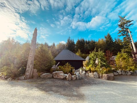 Fern's Edge House in Cowichan Valley