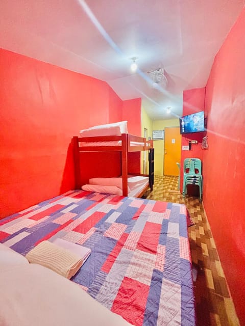 Bed, TV and multimedia, Bedroom