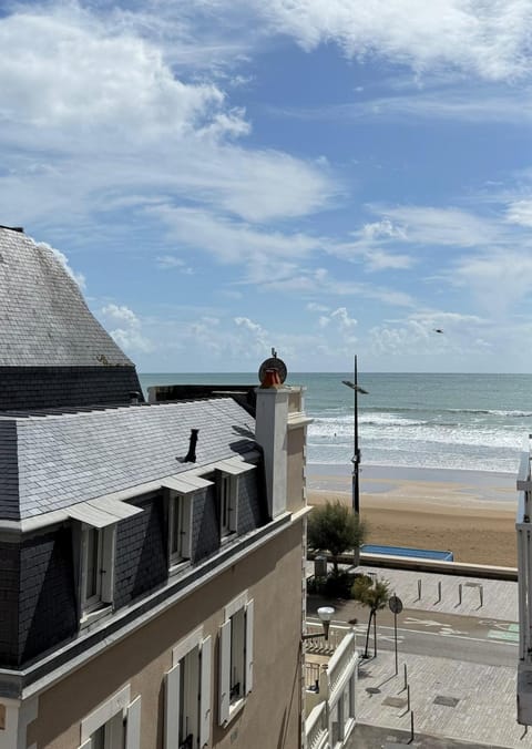 Natural landscape, Balcony/Terrace, Beach, Sea view