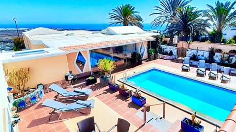 Bird's eye view, Garden, View (from property/room), Balcony/Terrace, Lounge or bar, Garden view, Landmark view, Pool view, Sea view, Swimming pool, sunbed