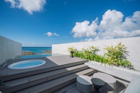 Pool view, Sea view