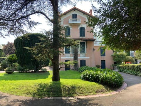 Magnifique propriété - Piscine - Mer Villa in Antibes