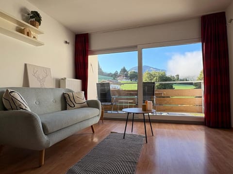 Day, Natural landscape, View (from property/room), Balcony/Terrace, Living room, Seating area, Mountain view