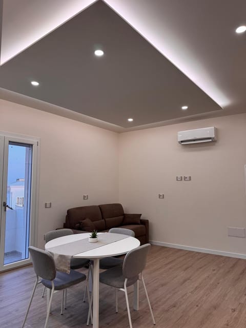 Living room, Dining area, air conditioner