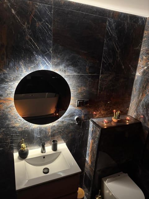 Toilet, Bathroom