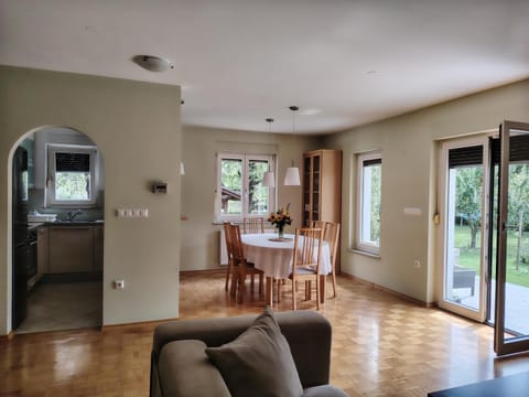 Living room, Seating area, Dining area