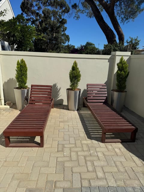 Avalon 4 Bed 4 Bath House in residential security Estate House in Stellenbosch