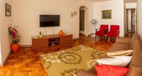 Communal lounge/ TV room, Living room, Seating area